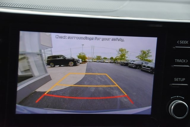 Vehicle image 18 of 32