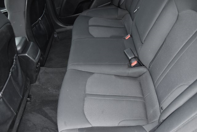 Vehicle image 14 of 32
