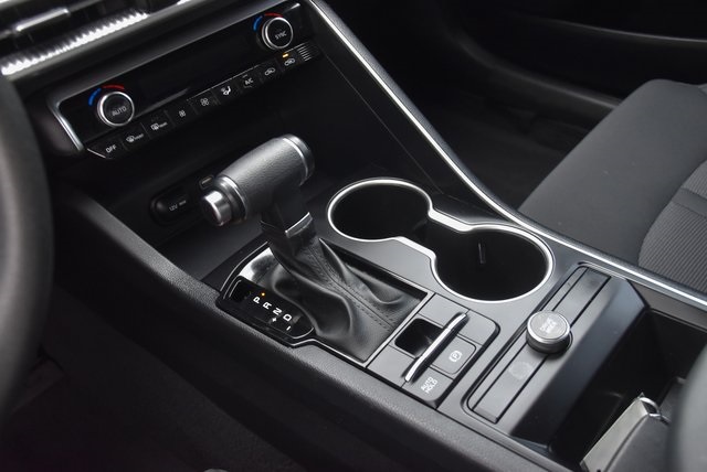 Vehicle image 20 of 32
