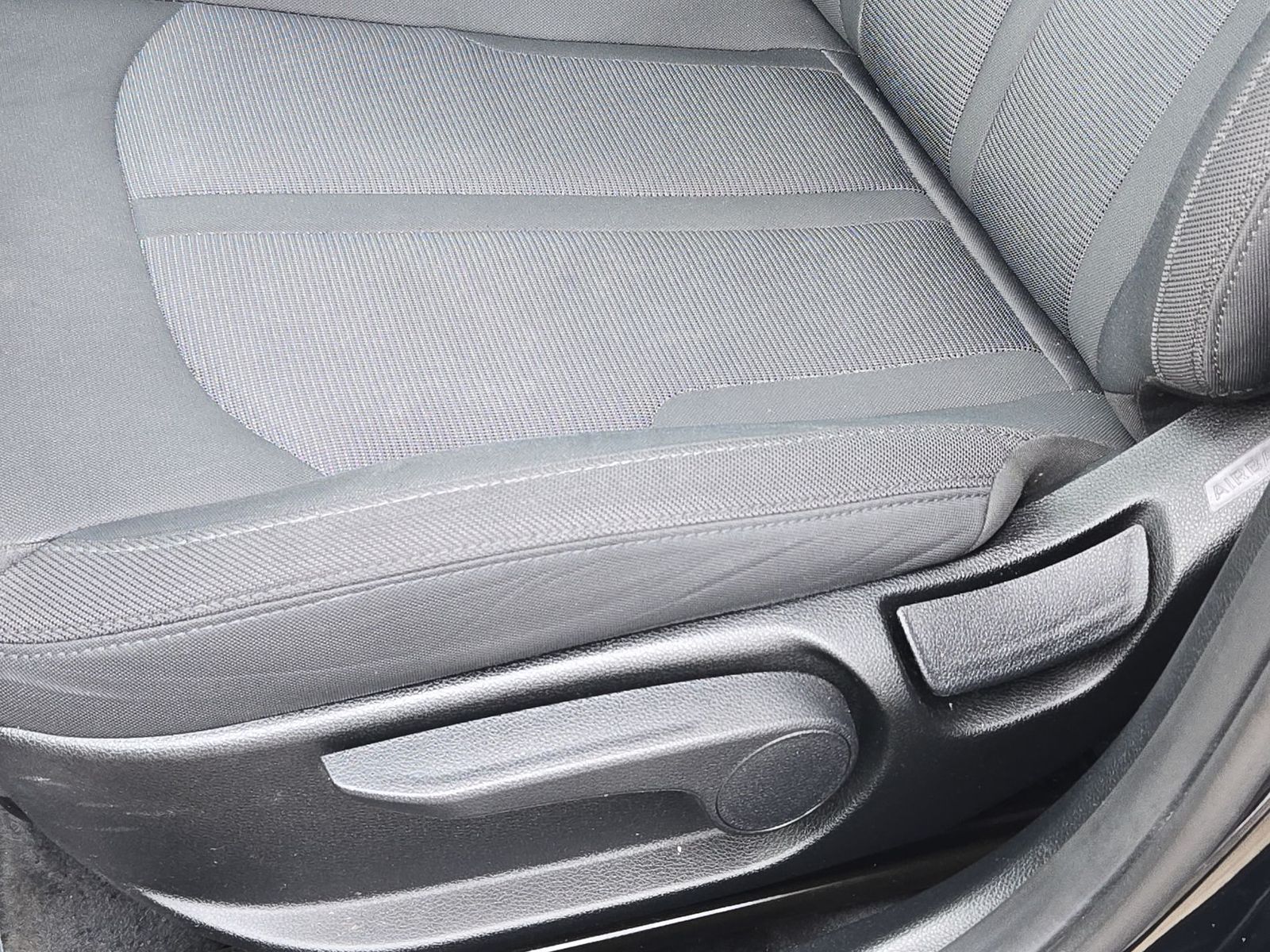 Vehicle image 14 of 23