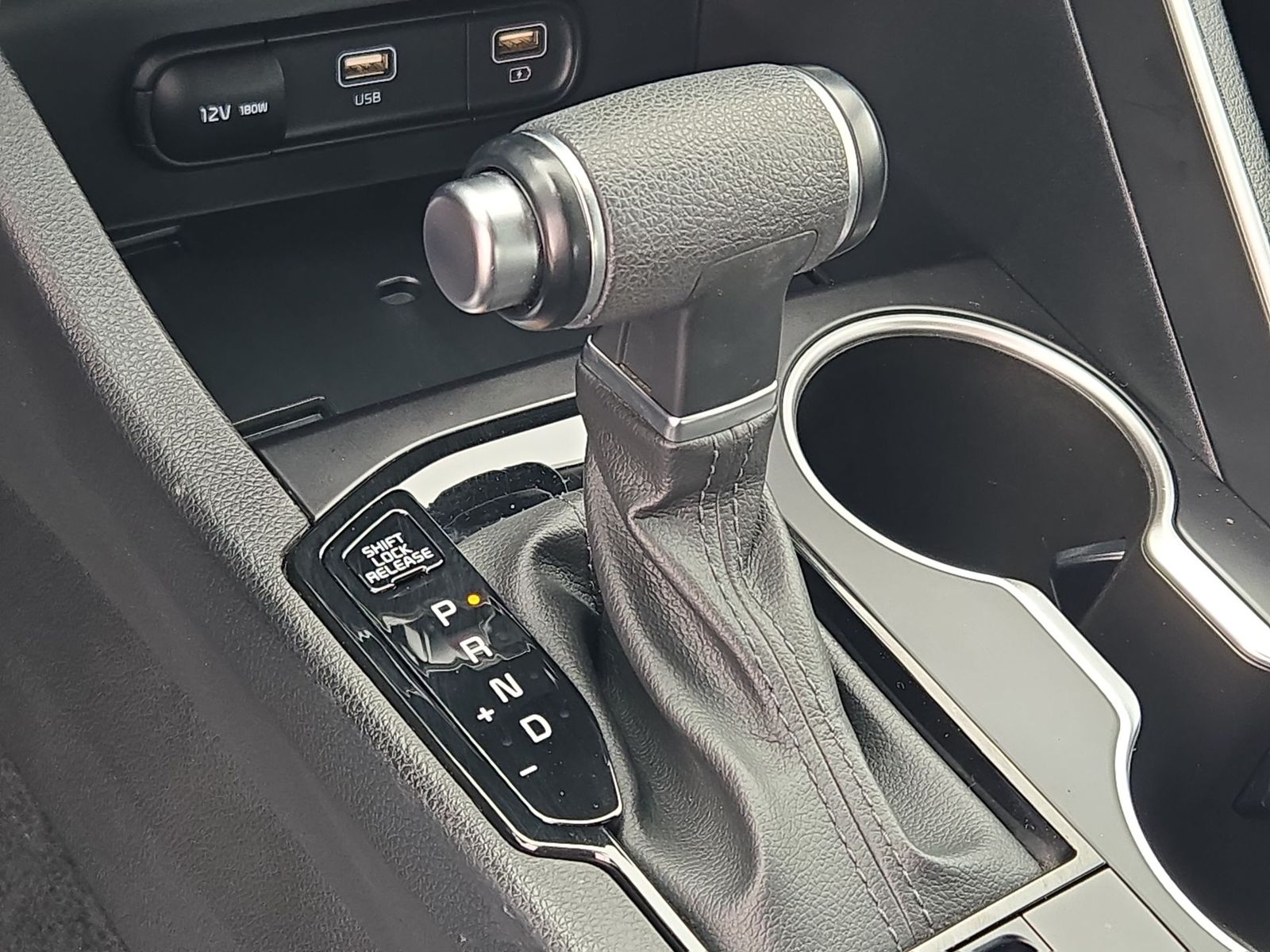 Vehicle image 19 of 23