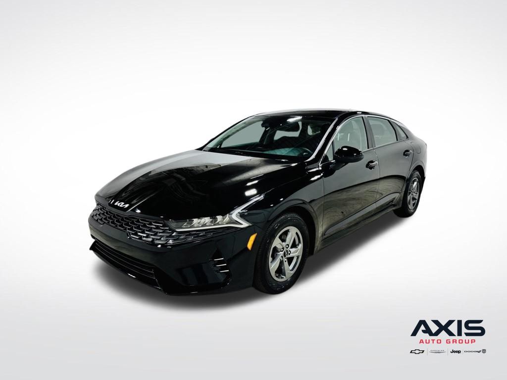 2024 Kia K5 LXS Image 2 of 43