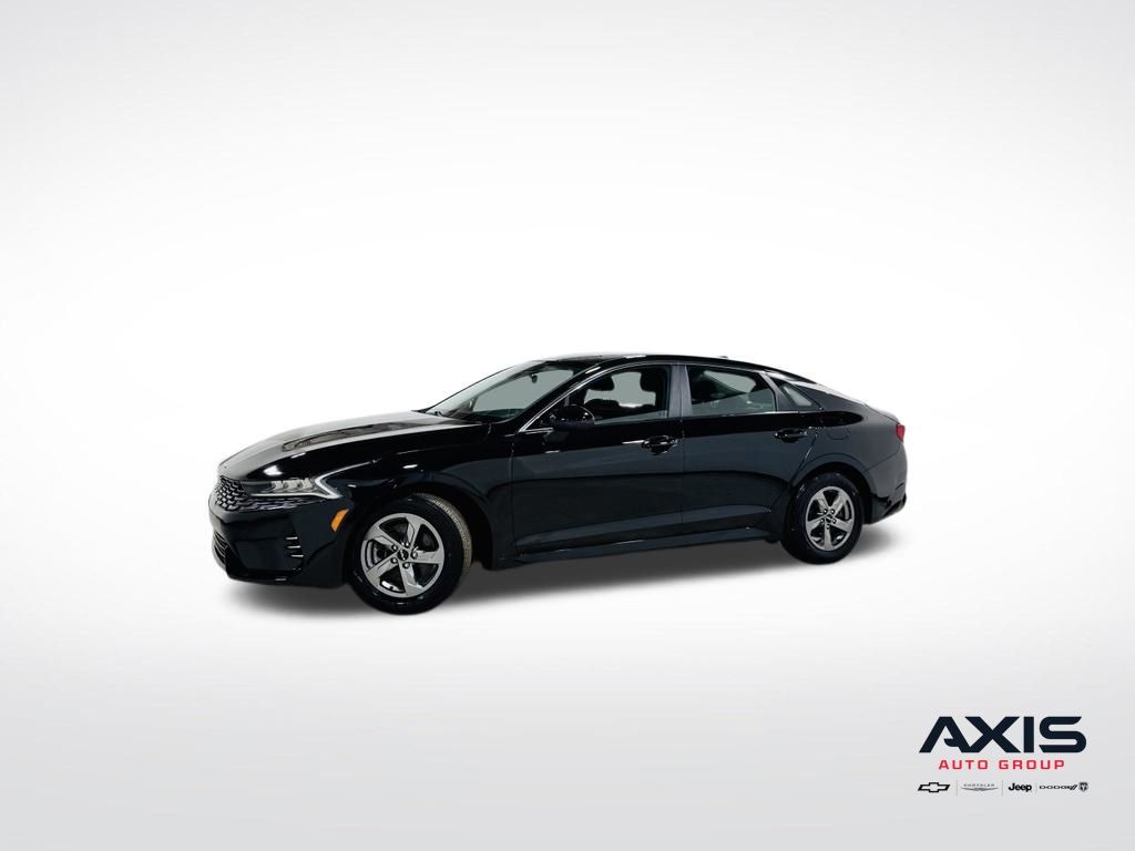 2024 Kia K5 LXS Image 3 of 43