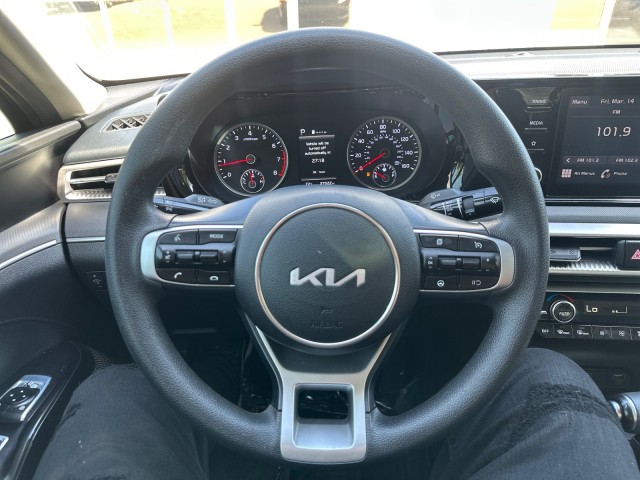 Vehicle image 12 of 18