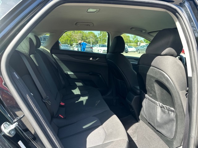 Vehicle image 10 of 18