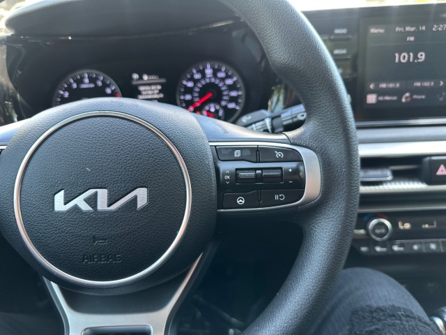 Vehicle image 13 of 18