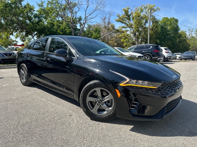 Vehicle image 4 of 18