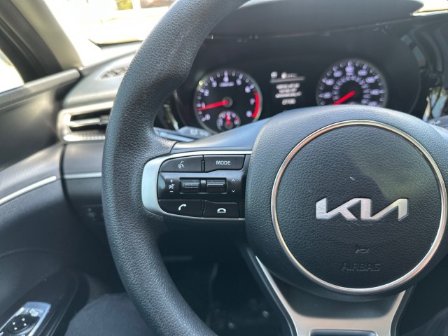 Vehicle image 14 of 18