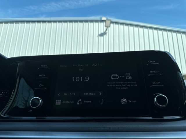 Vehicle image 17 of 18