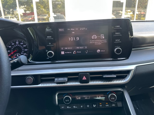 Vehicle image 15 of 18