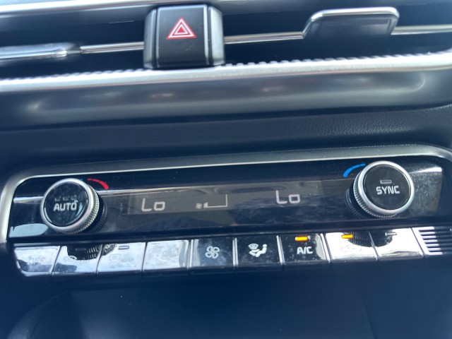 Vehicle image 16 of 18