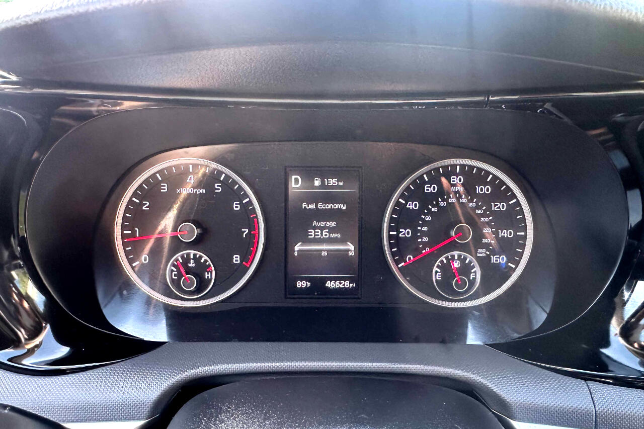 Vehicle image 18 of 22