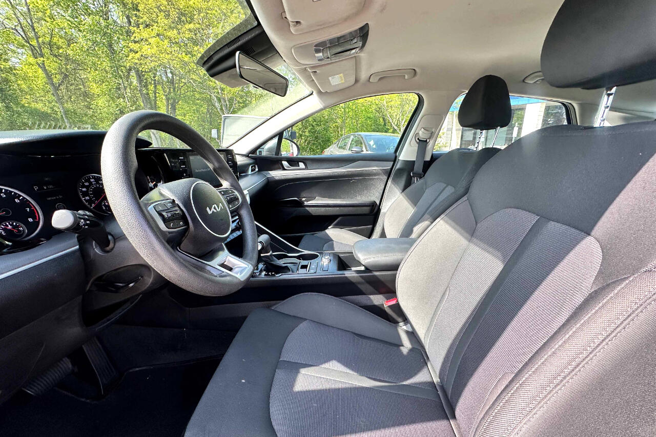 Vehicle image 11 of 22