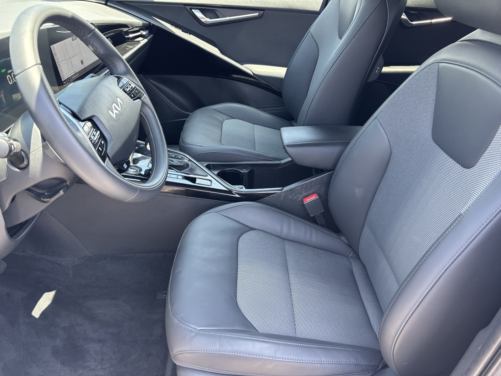 Vehicle image 12 of 26