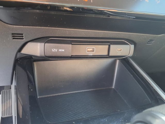 Vehicle image 20 of 26
