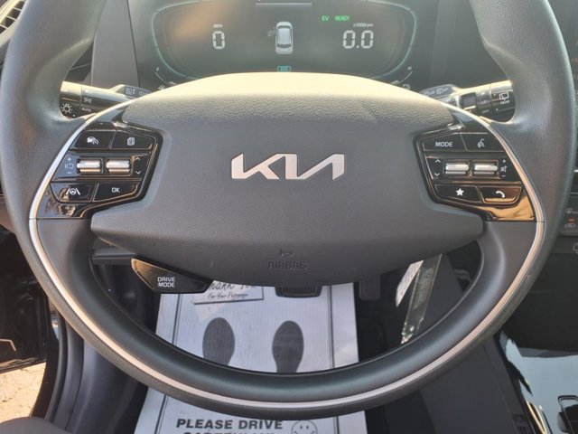 Vehicle image 23 of 26