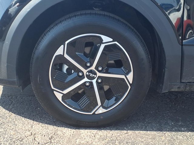 Vehicle image 9 of 26