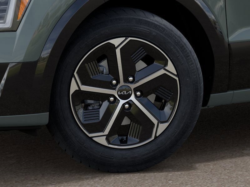 Vehicle image 10 of 27
