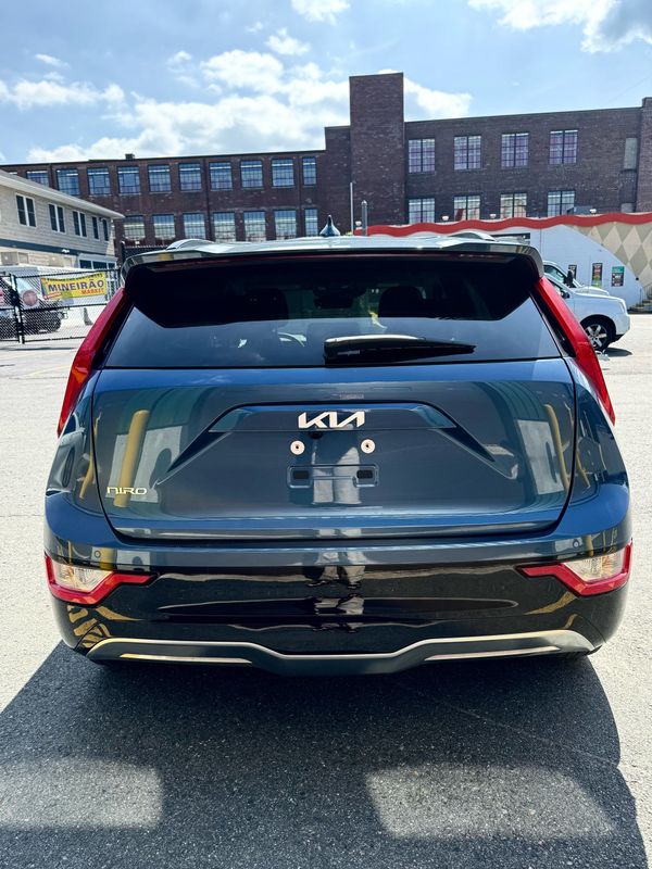Vehicle image 5 of 13