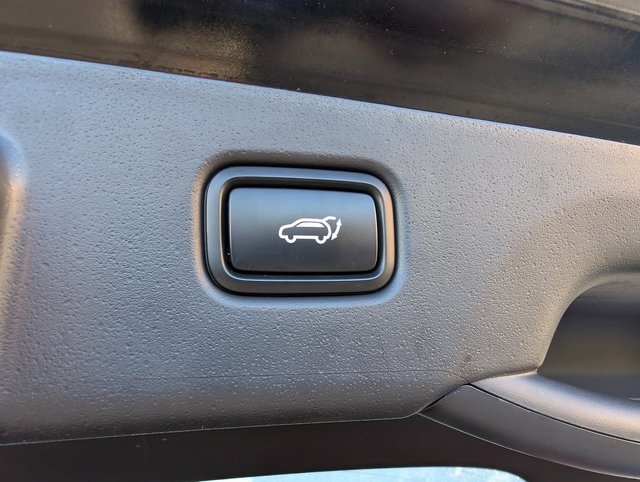 Vehicle image 14 of 36