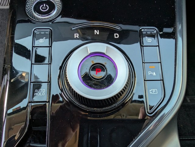 Vehicle image 31 of 36