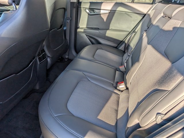 Vehicle image 16 of 36