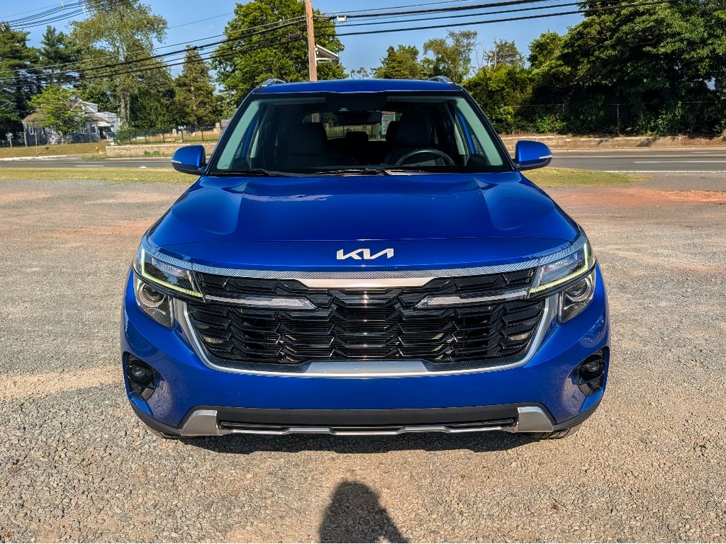 2024 Kia Seltos S Image 2 of 31