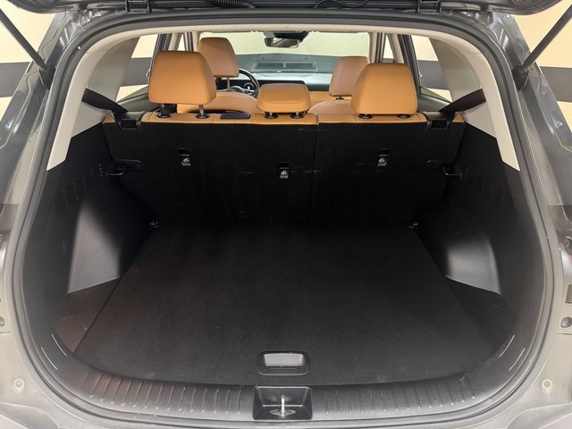 Vehicle image 22 of 26