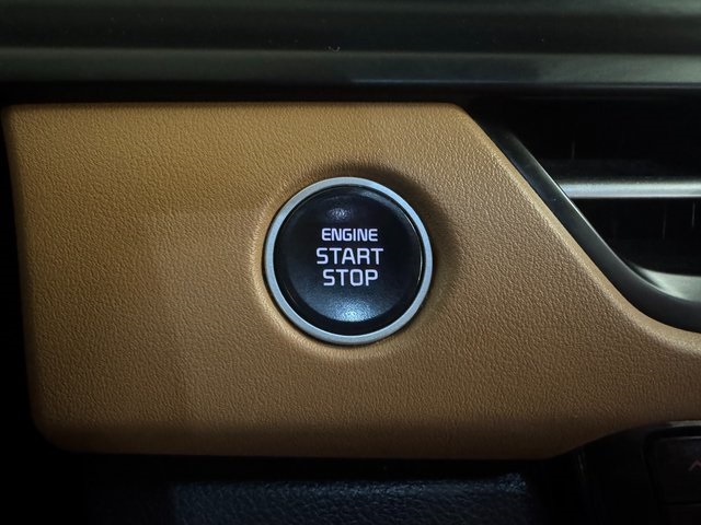 Vehicle image 11 of 26