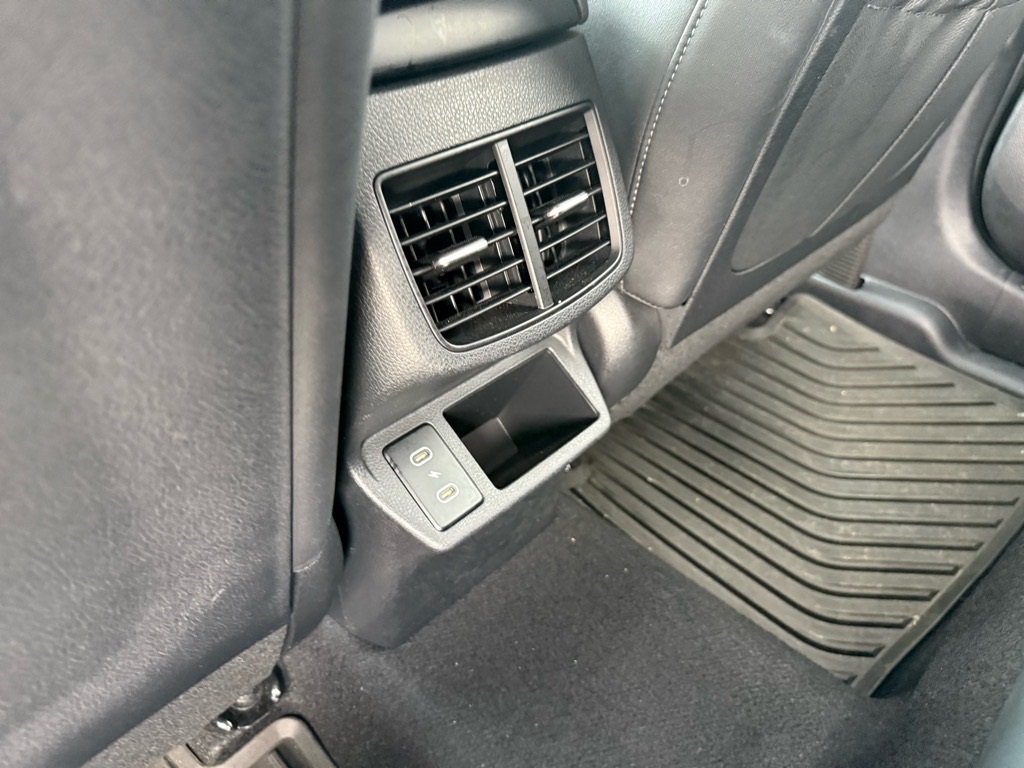 Vehicle image 12 of 24