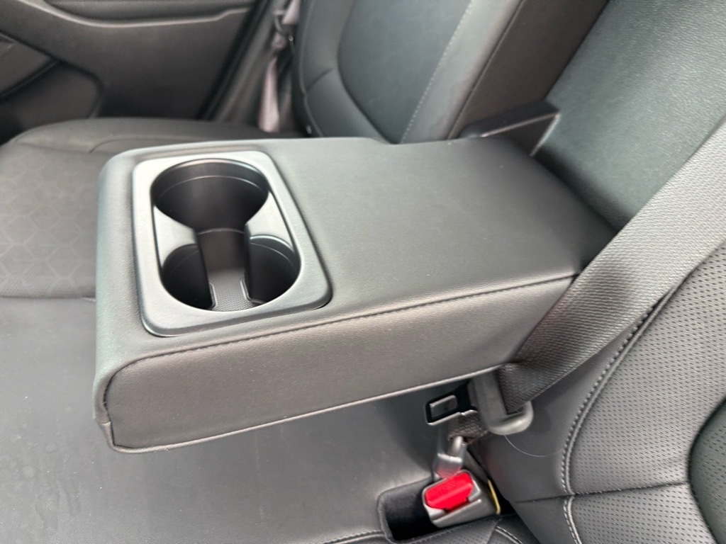 Vehicle image 11 of 24