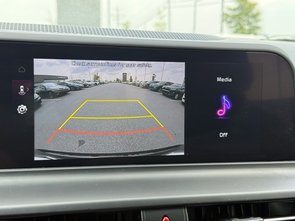 Vehicle image 19 of 24