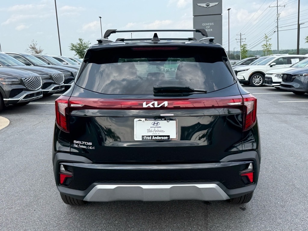 Vehicle image 7 of 24
