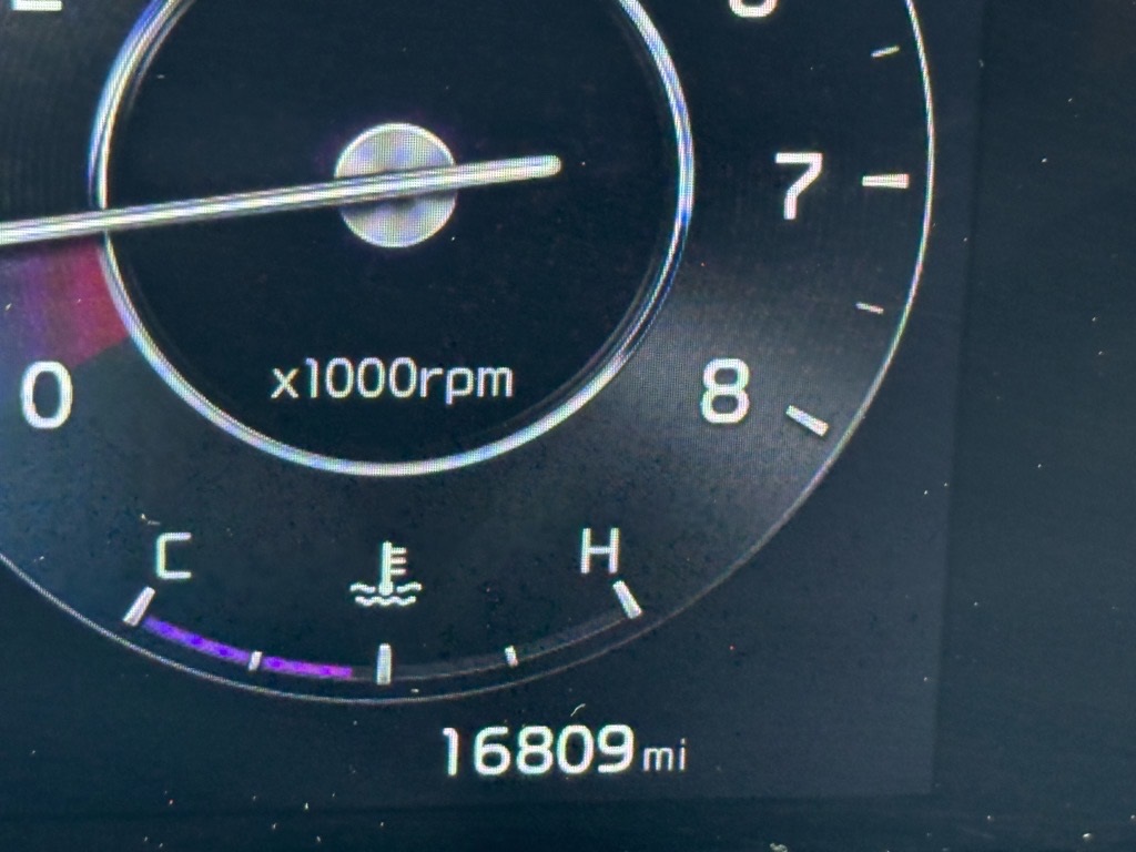 Vehicle image 23 of 24