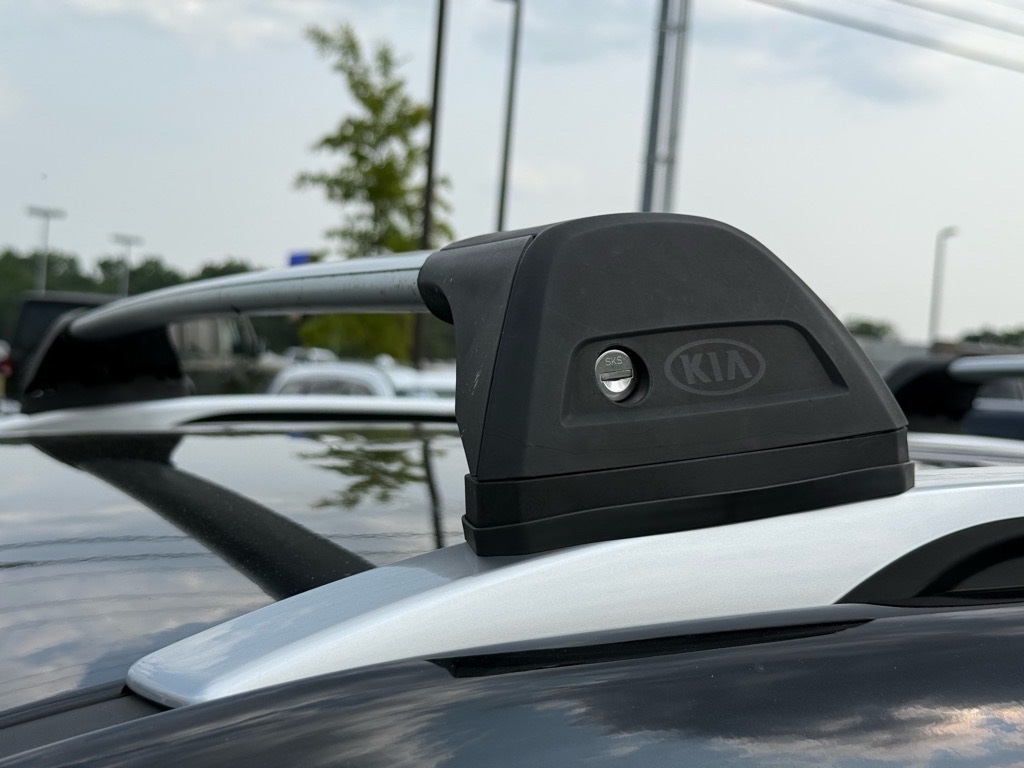 Vehicle image 15 of 24