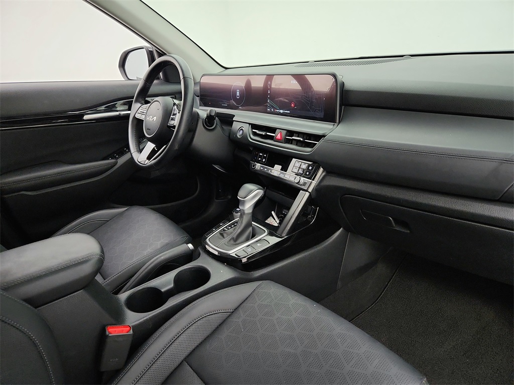 Vehicle image 19 of 35