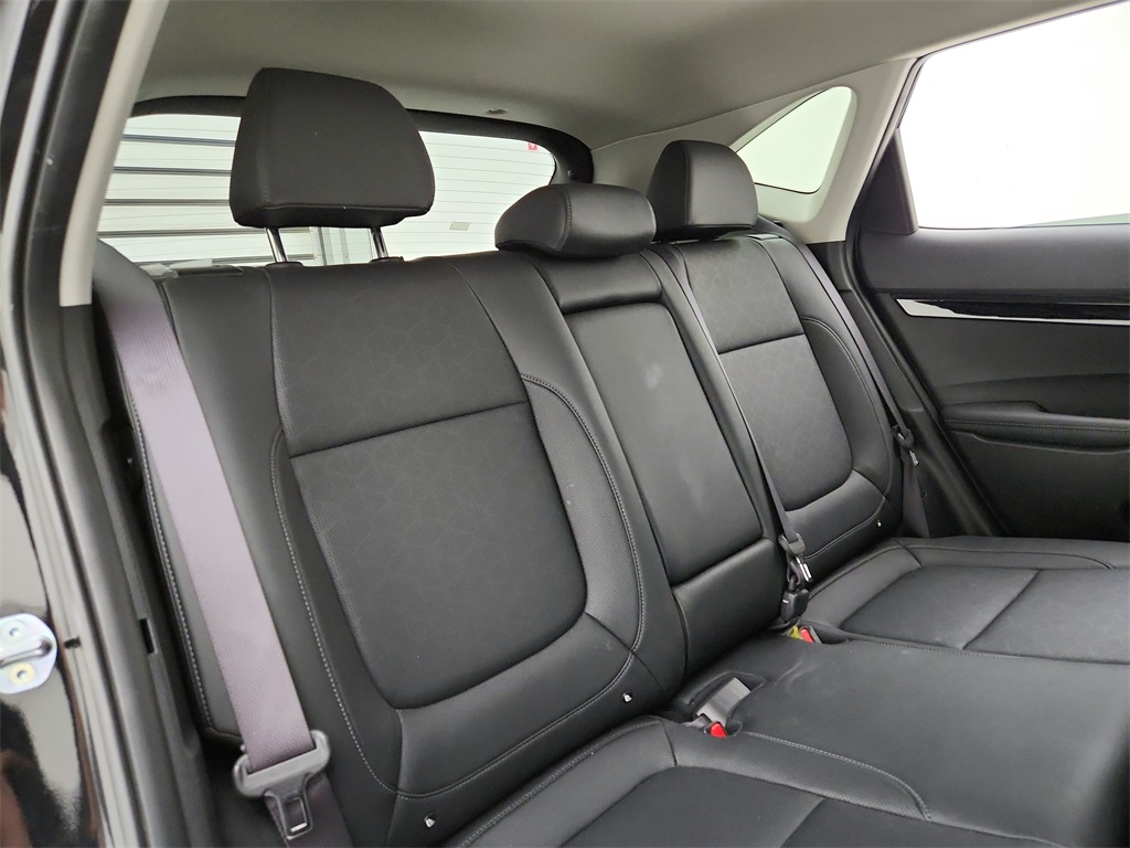 Vehicle image 14 of 35