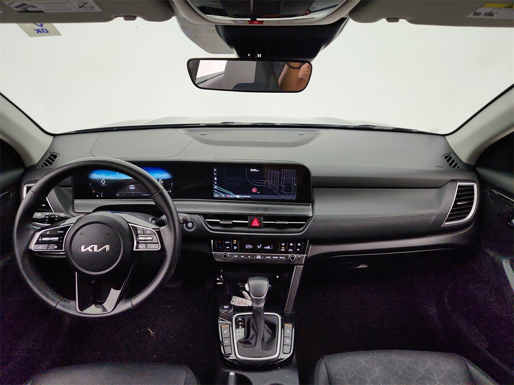 Vehicle image 18 of 35