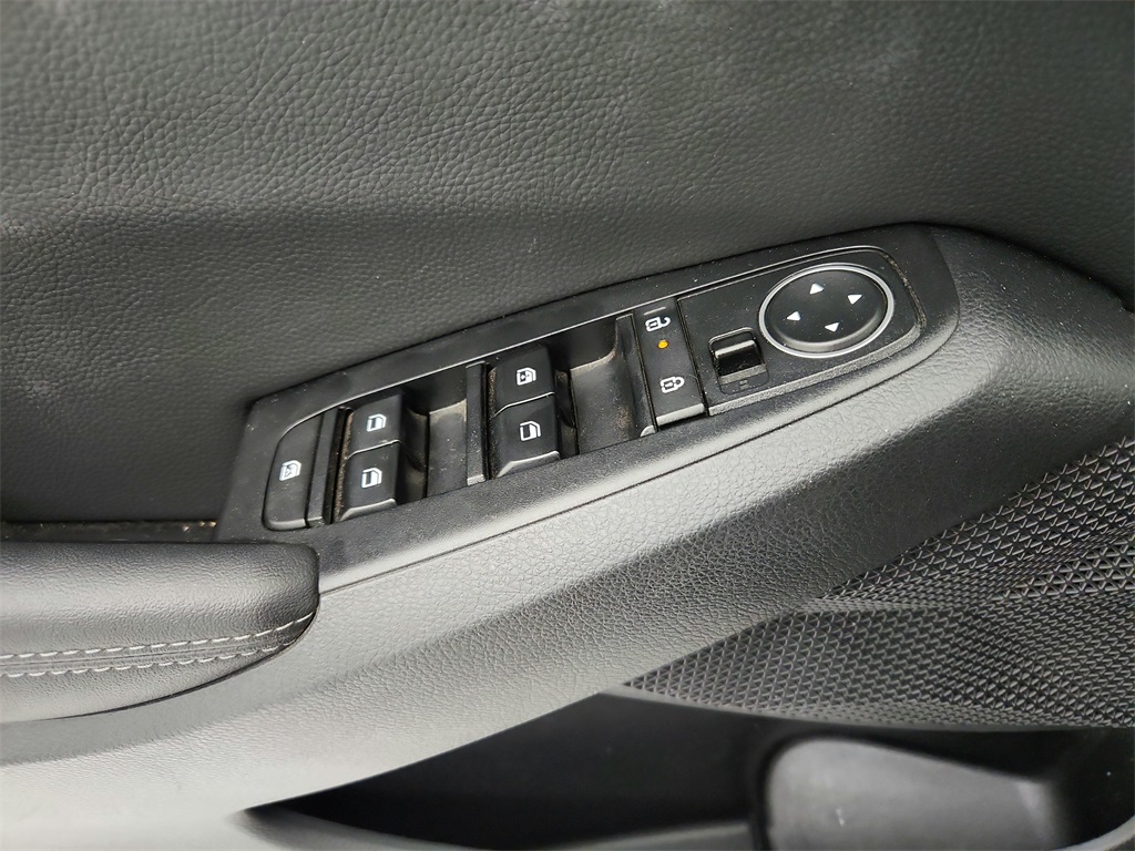 Vehicle image 32 of 35