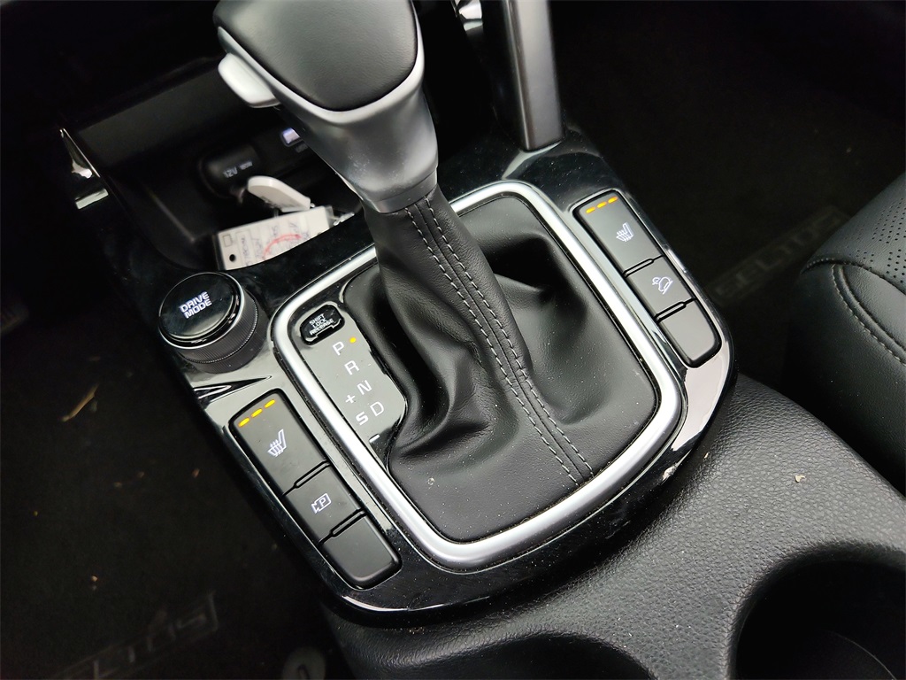 Vehicle image 27 of 35