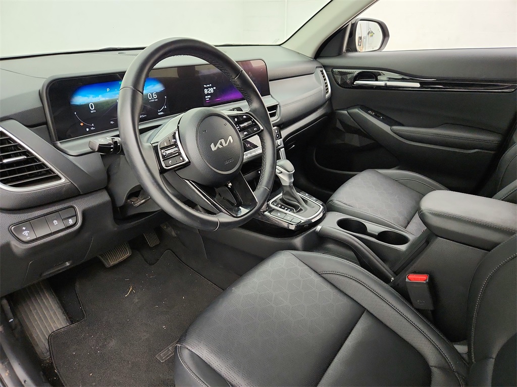 Vehicle image 20 of 35