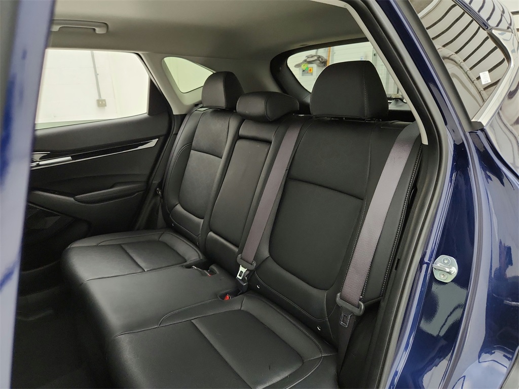 Vehicle image 12 of 31