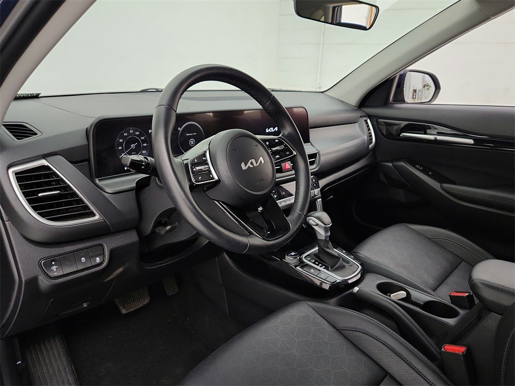 Vehicle image 14 of 31