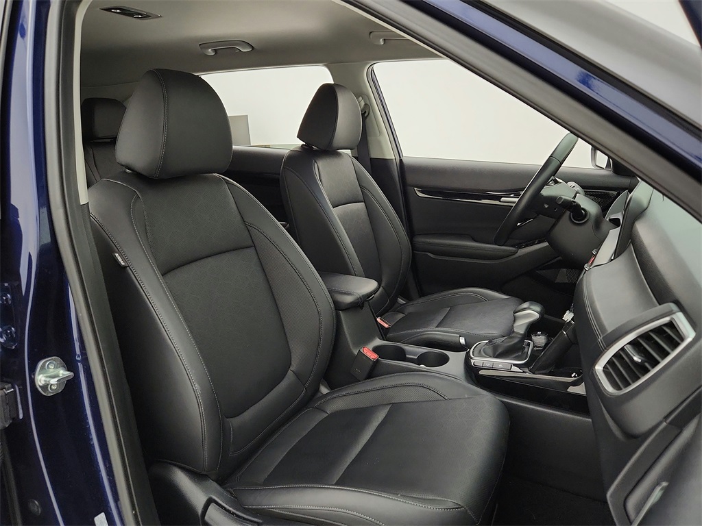 Vehicle image 10 of 31
