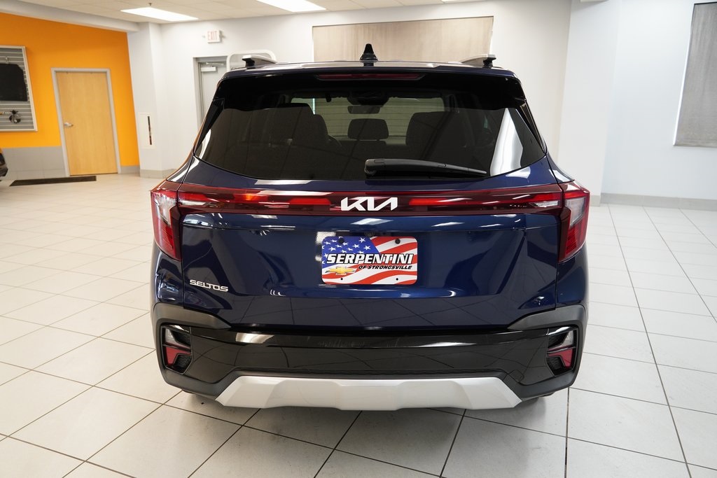 Vehicle image 6 of 28