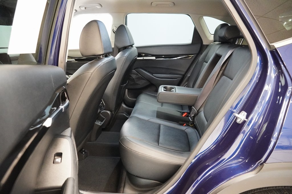 Vehicle image 20 of 28