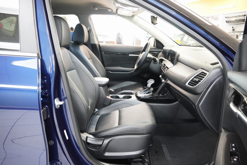 Vehicle image 27 of 28