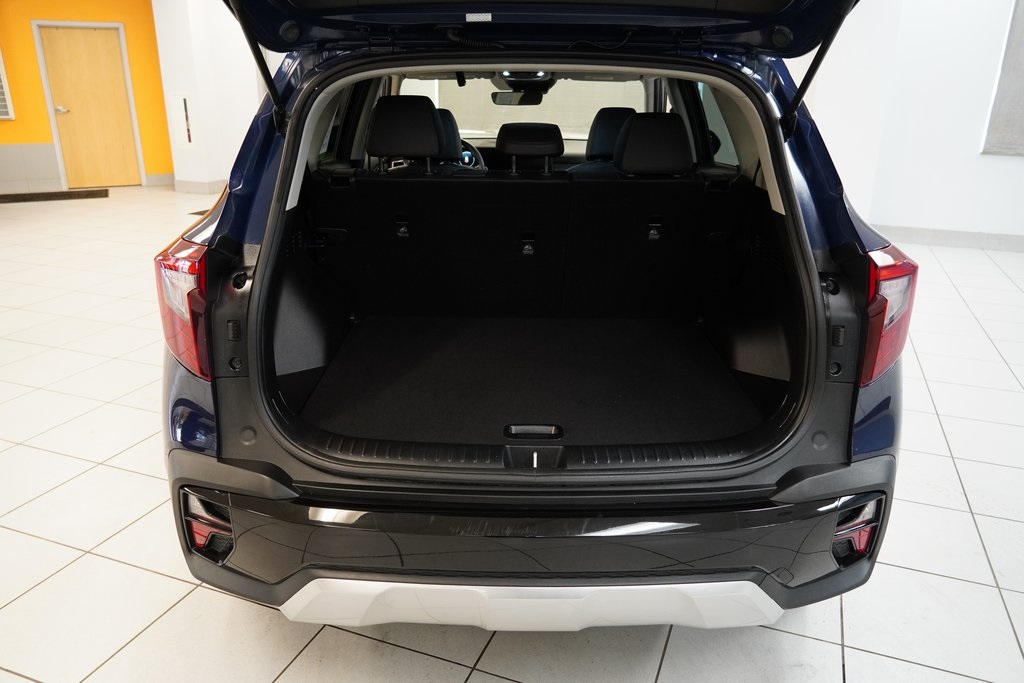 Vehicle image 13 of 28