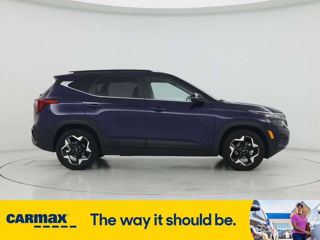 Vehicle image 4 of 28