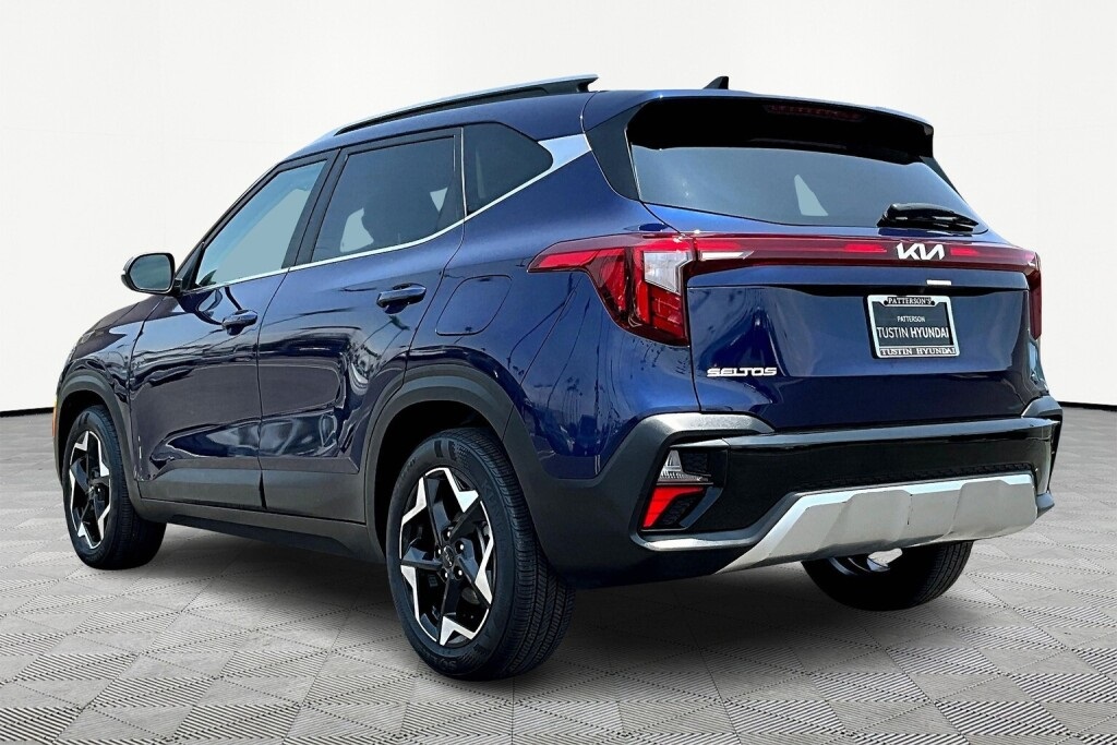 Vehicle image 5 of 17